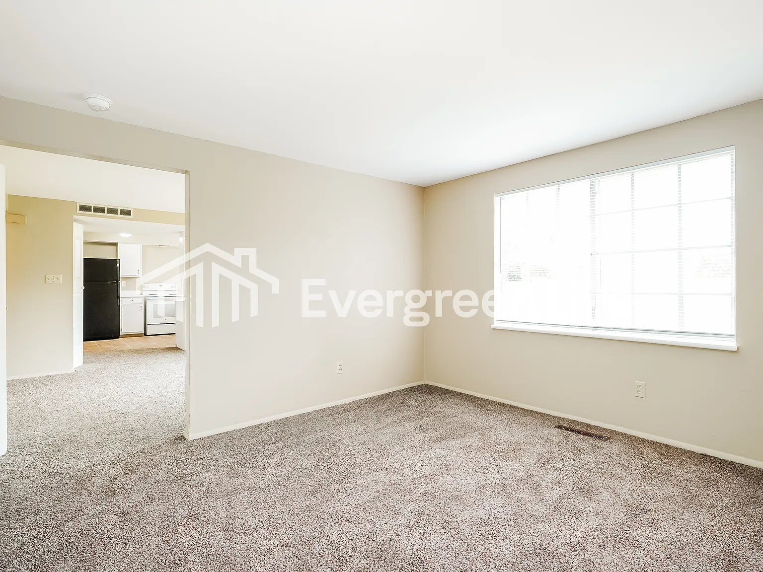 4 bed, 2.5 bath, 2030 sqft, $1,995 — Photo 4