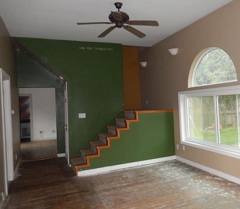 3rd image of 218 Emery Ave N