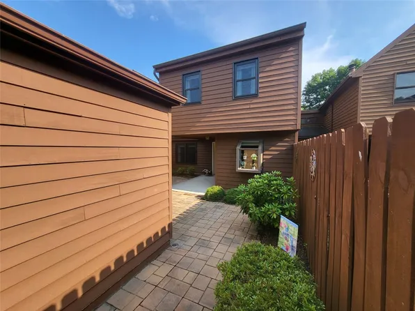 3016 Pleasant Dr, Endwell, NY 13760