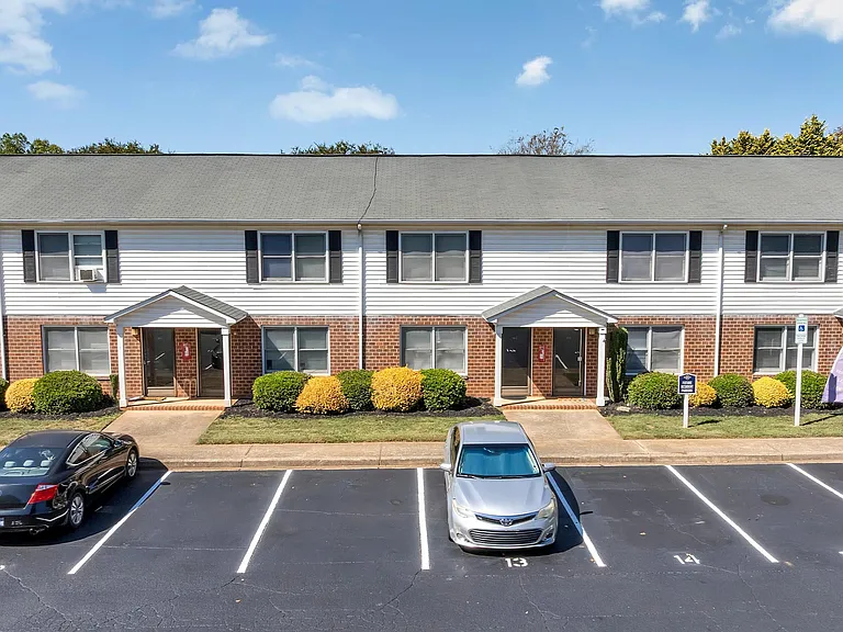Belmont Heights Apartments & Townhomes — Photo 39