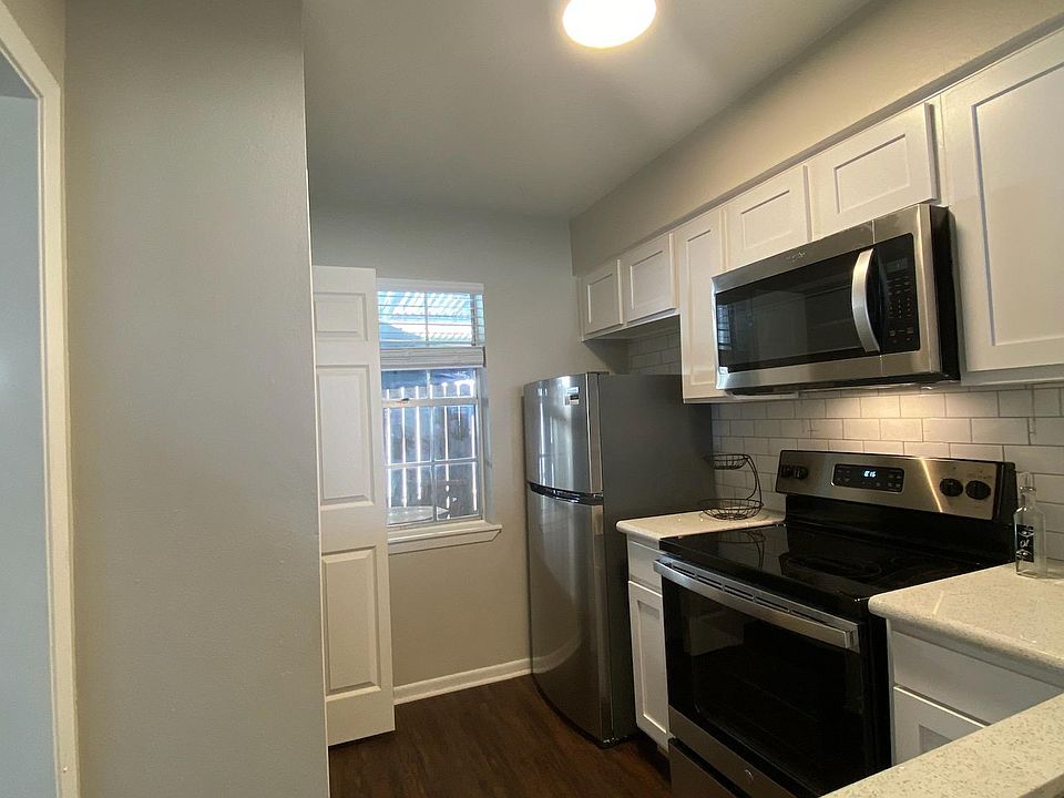 1st image of 142 Oyster Creek Dr #7