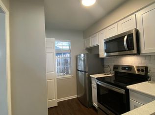 142 Oyster Creek Dr #1, Lake Jackson, TX 77566