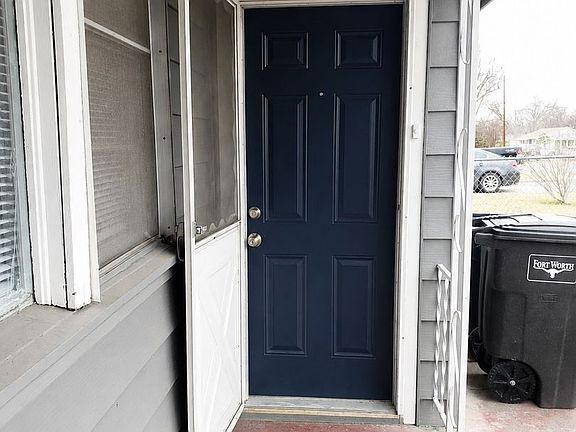 2nd image of 4256 Standish Rd #B