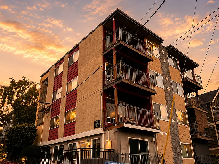Barrett Square Apartments: Your Ideal Urban Home — Photo 26