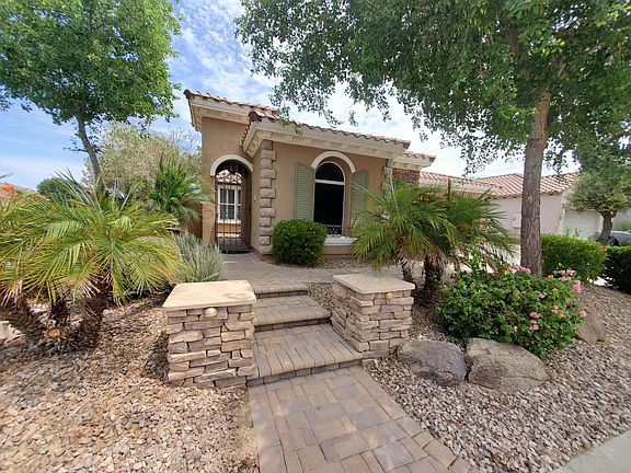 5th image of 2410 E Honeysuckle Pl