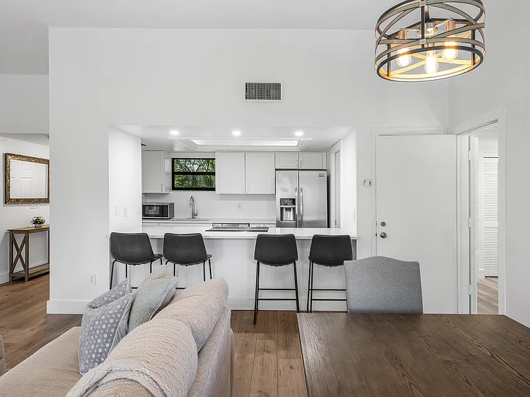 11863 Wimbledon Cir #504 — Photo 7