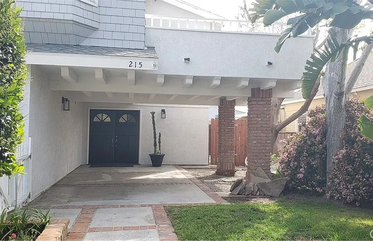 215 Knox St — Photo 3
