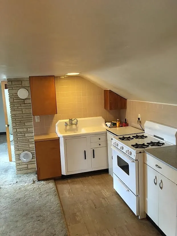 Studio, 800 sqft, $795 — Photo 2