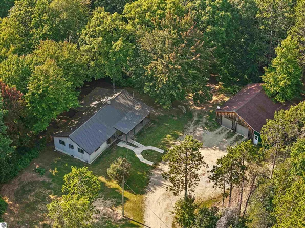 4871 85th Ave, Evart, MI 49631