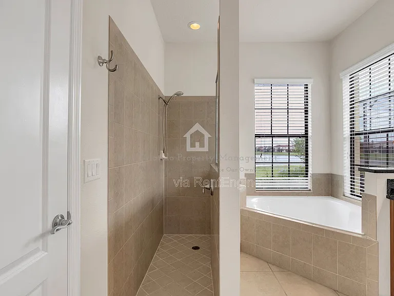 10466 Stapeley Dr — Photo 10