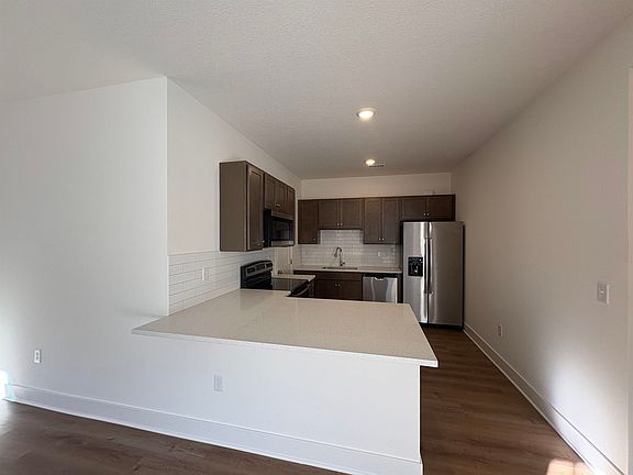5th image of 4827 N Vassar Ave