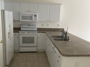 2320 NE 6th St, Cape Coral, FL 33909