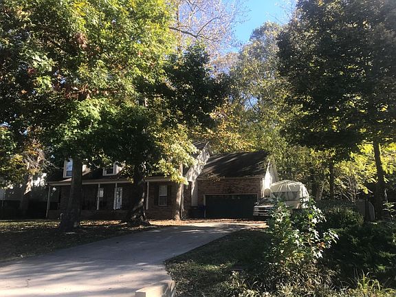 3rd image of 117 Oak Park Ct