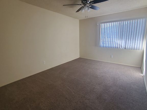 5th image of 3031 Montrose Ave APT 11