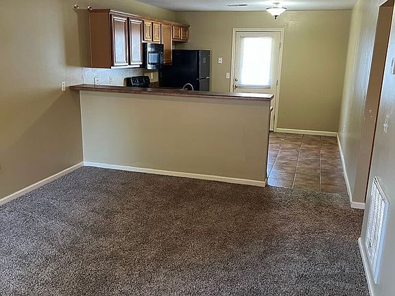 2nd image of 1003-1009 Ferrell St #1005_2
