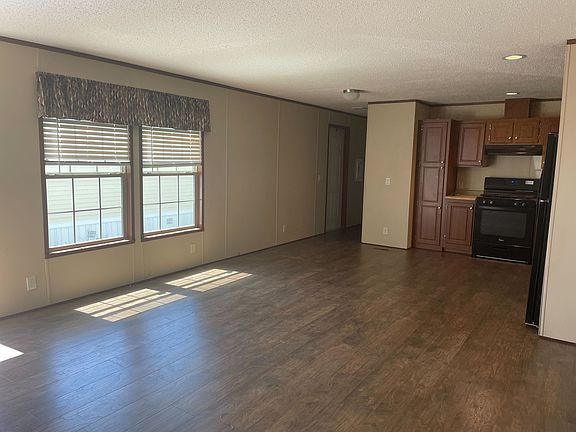 5th image of 1905 Tracy Rd