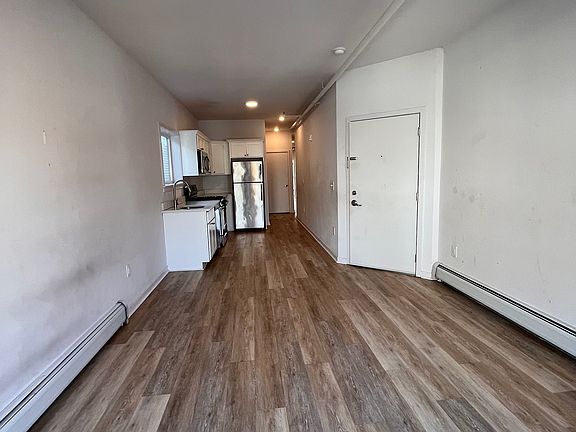 2nd image of 444 Bergen Ave #2L