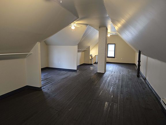 3rd image of 4092 E 139th St #Up
