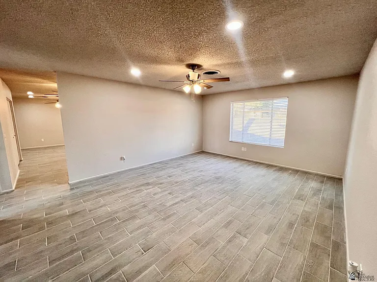 4378 W 15th St — Photo 2
