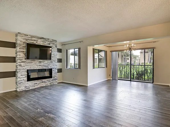 533 Shady Pine Way #B1, Greenacres, FL 33415