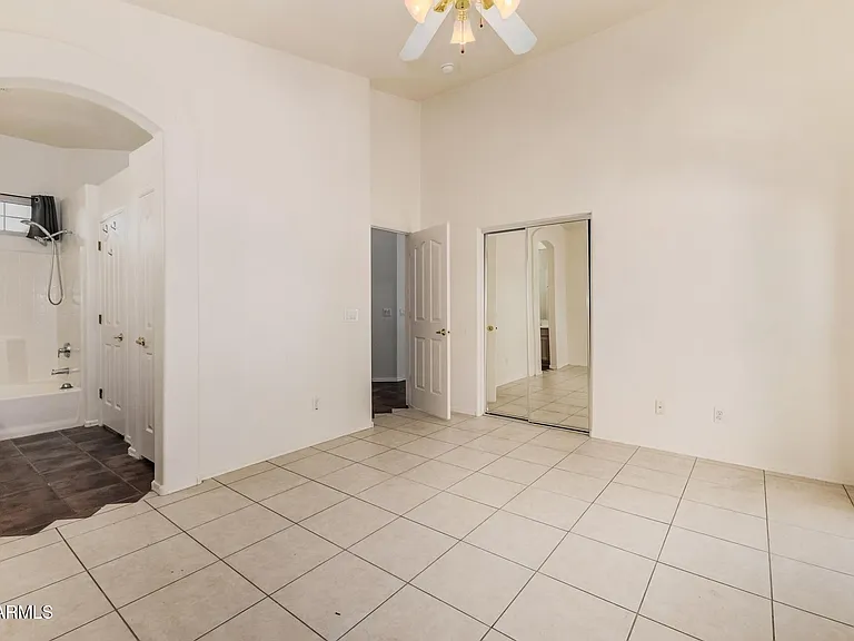 2205 S Harper — Photo 19