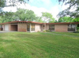 713 Santa Barbara Dr, Kingsville, TX 78363