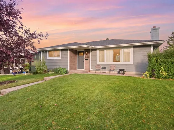 1161 W Hunterston Hl NW, Calgary, AB T2K 4P1