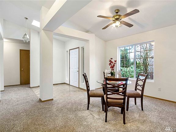 5th image of 4601 Blueberry Ct SE