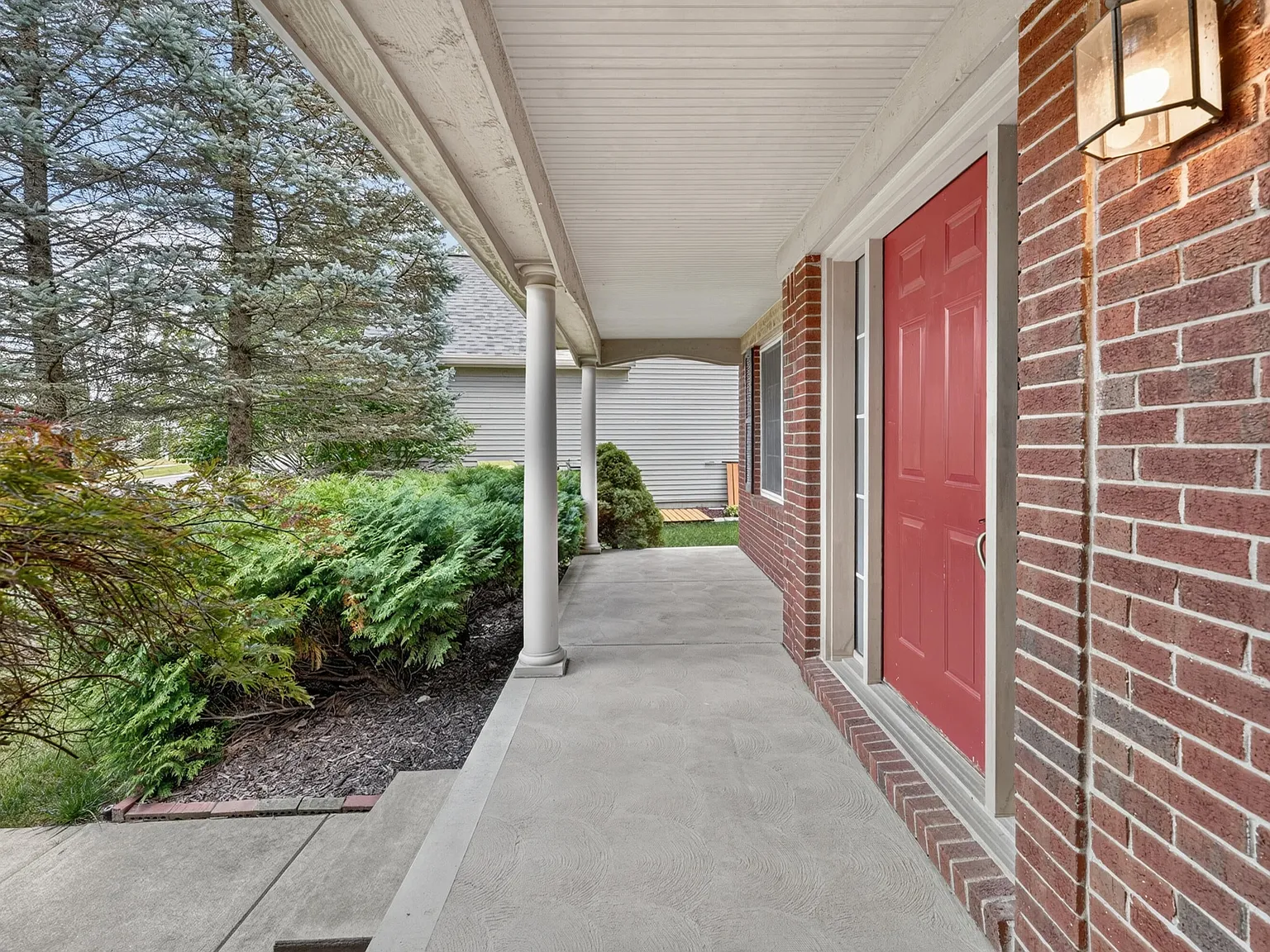 4 bed, 2.5 bath, 3524 sqft, $3,200 — Photo 4