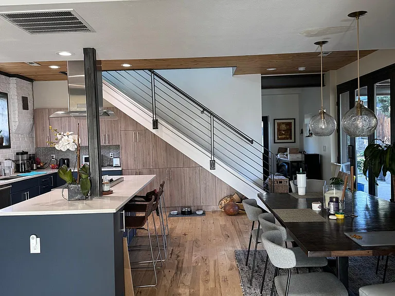 dining area off of kitchen
