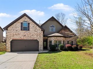 221 Traditions Dr, Loganville, GA 30052