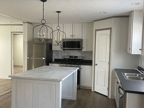 2nd image of 5407 Aloha Ln #652