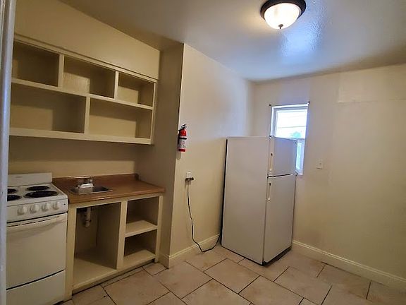4th image of 619 N Van Ness Ave #2-A
