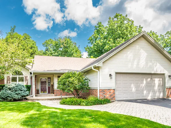 798 4th Ct, Silver Lake, WI 53170