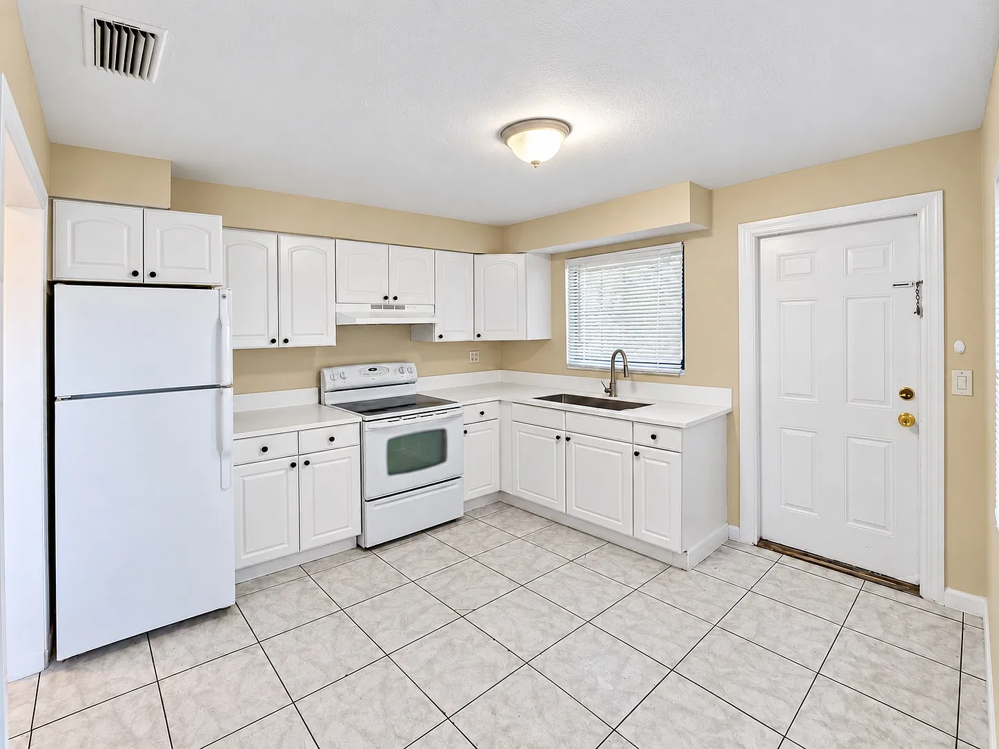 2 bed, 1596 sqft, $2,100 — Photo 3