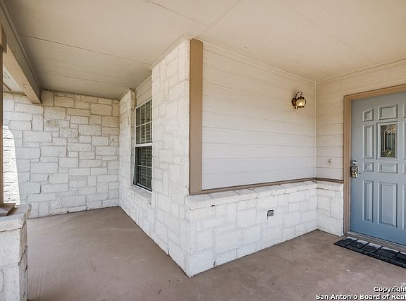 3rd image of 109 Willow Brk