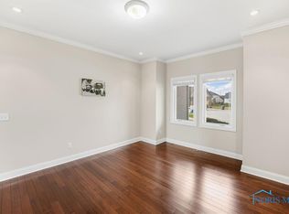 964 Reeves Ct, Bowling Green, OH 43402