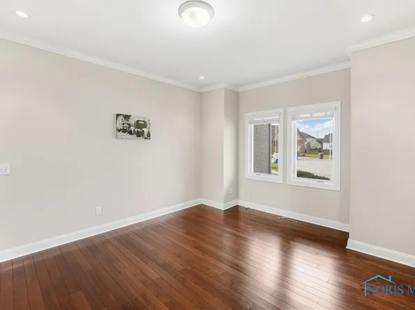 964 Reeves Ct, Bowling Green, OH 43402