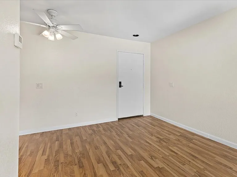 6350 Genesee Ave — Photo 8