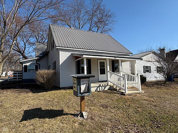 2nd image of 918 2nd St
