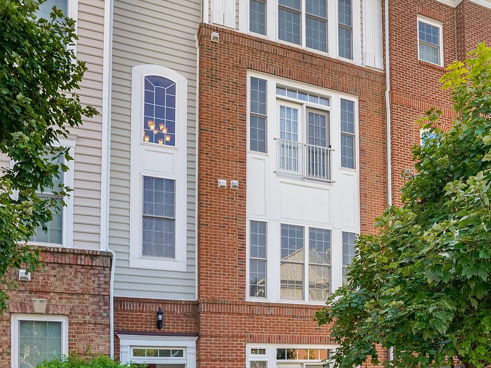 1st image of 2408 Brookmoor Ln #407A
