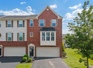 1009 Grey Fox Cir, Bridgeville, PA 15017