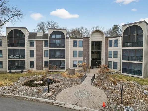 9550 Collegeview Rd APT 218, Bloomington, MN 55437