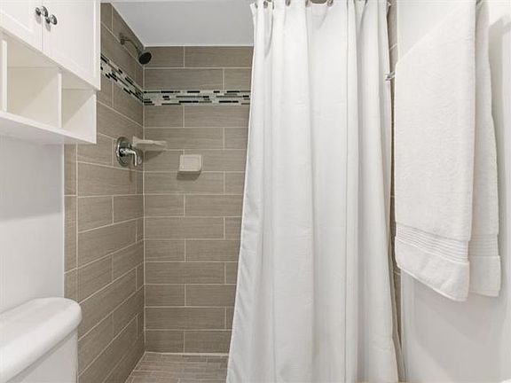 5th image of 2801 N Palm Aire Dr #40H