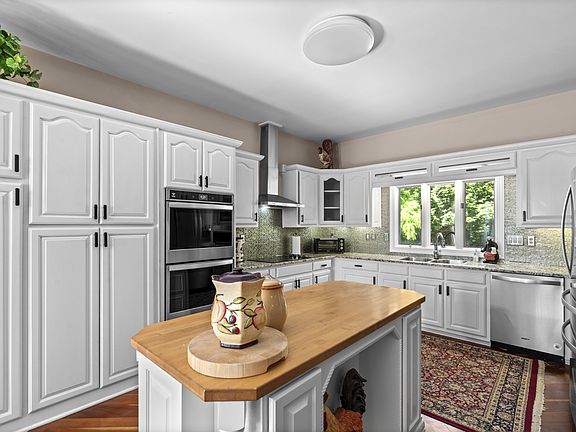 2nd image of 8238 Hawkins Rd