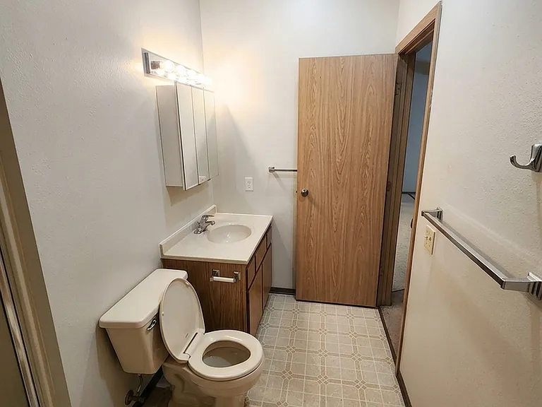 2555 Mission Rd — Photo 29