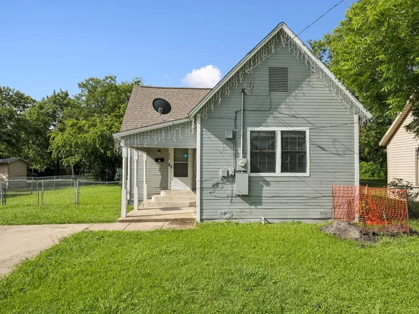 808 E High St, Terrell, TX 75160