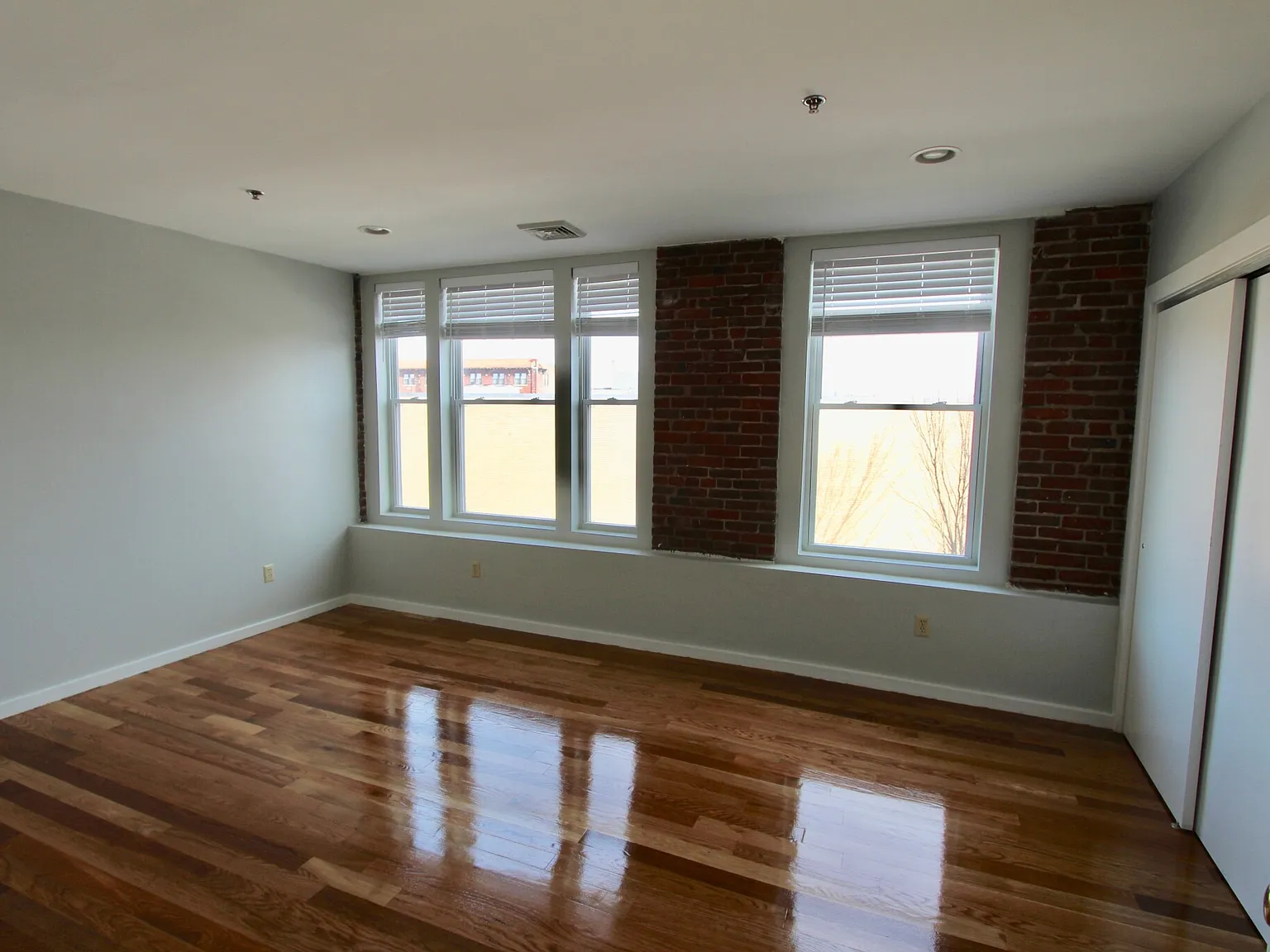 327 Main Street Apartments — Photo 4