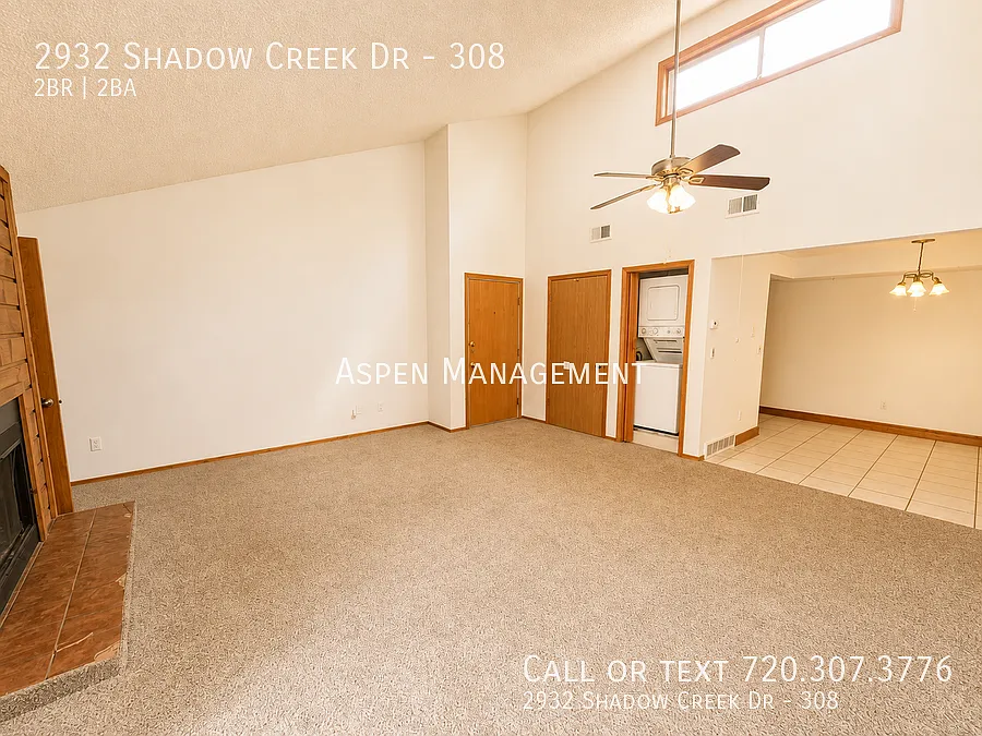 2BR/2BA, vaulted ceilings, pool, parking, W/D included, more! (SC308) — Photo 3