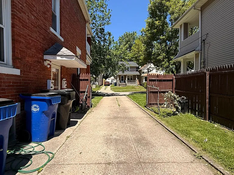 4711 Behrwald Ave #UP — Photo 44
